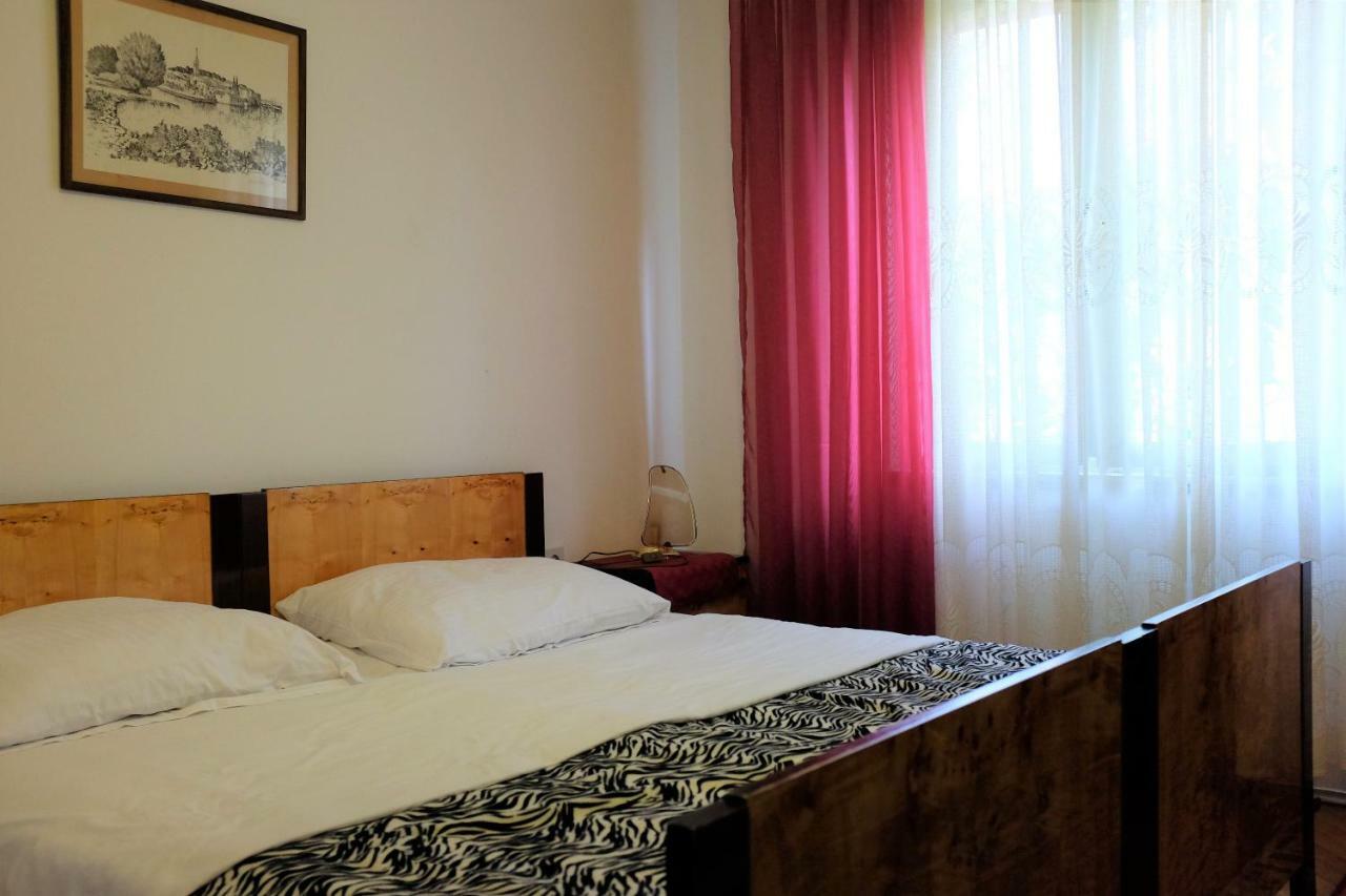 Guest House Lovric Poreč Exteriör bild